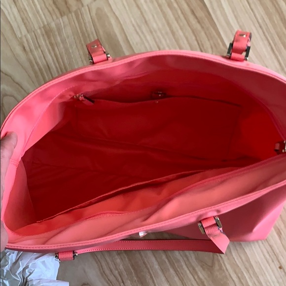 Brand new Kate Spade purse with tags still on it. - Picture 3 of 3